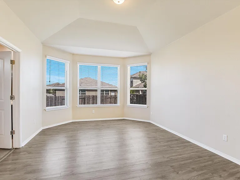 19216 Kimberlite Dr — Photo 11
