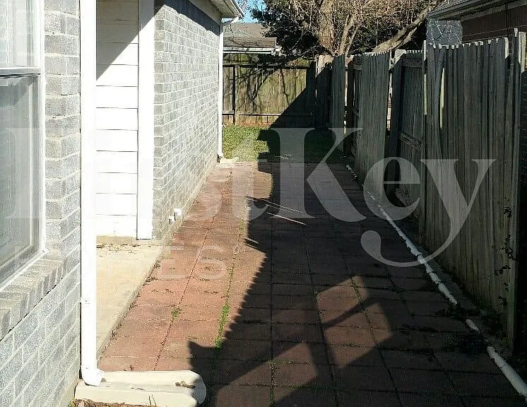 13322 Gendley Dr — Photo 12