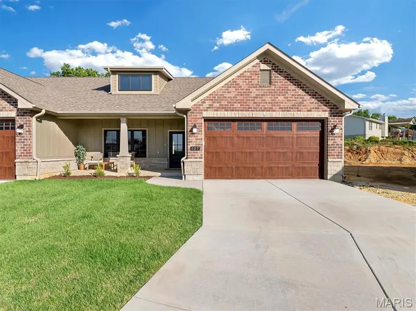 127 Stone Ledge Dr, Saint Clair, MO 63077
