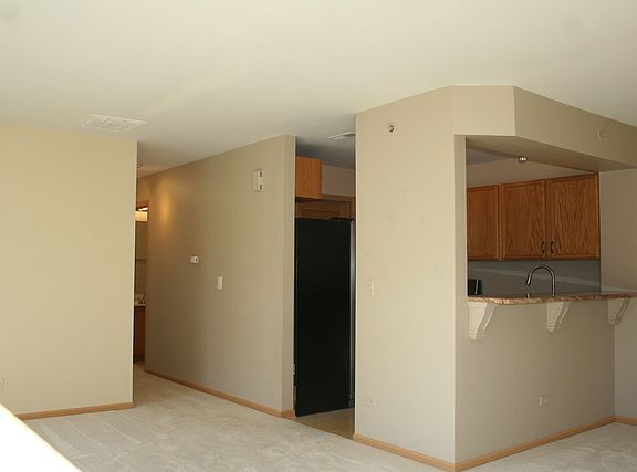 4th image of 641 Windsor Dr #641