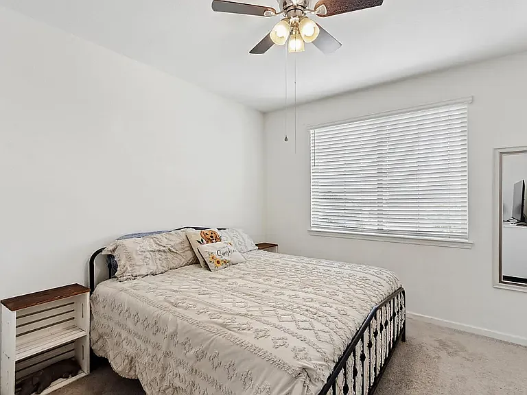 3652 Edington Dr — Photo 40
