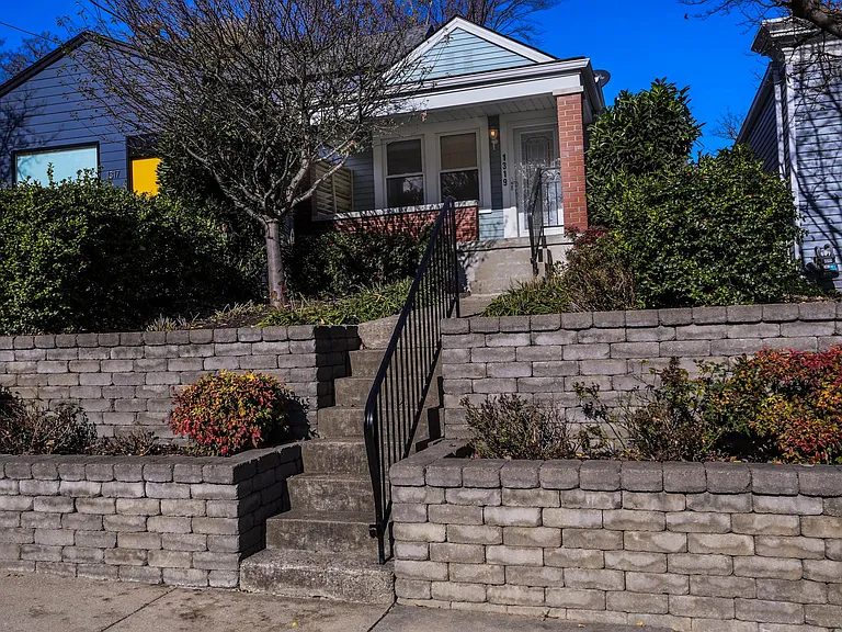 1319 Hull St — Photo 1