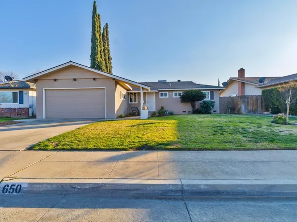 650 W Norwich Ave, Clovis, CA 93612