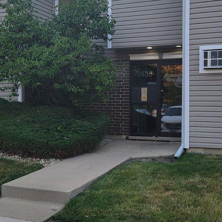 1st image of 2400 Bayside Dr Unit 5