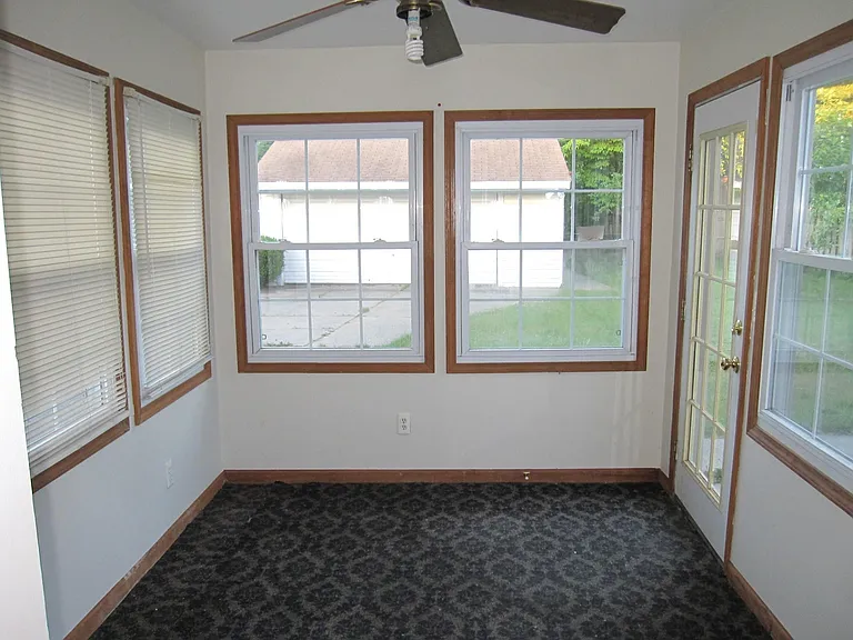 7462 N Vernon St — Photo 7