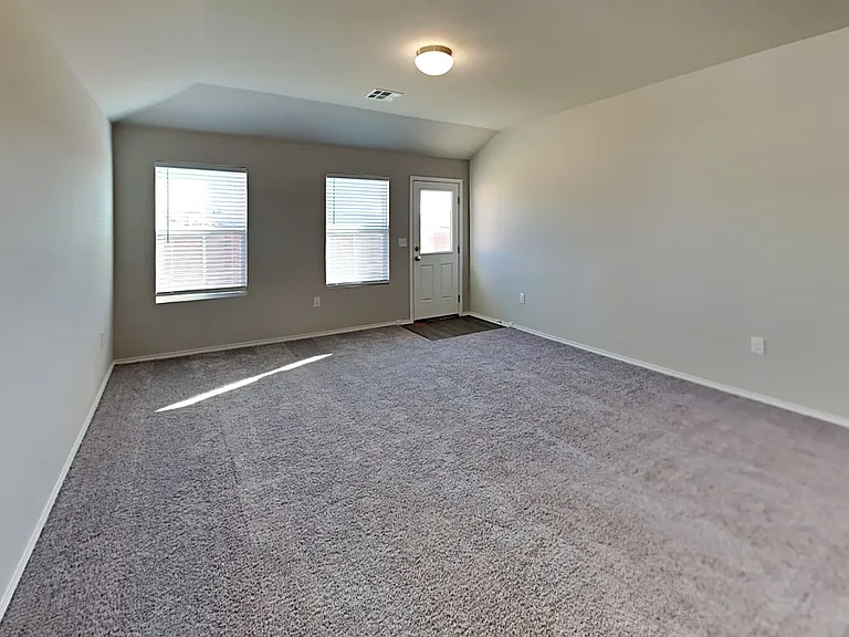 11748 NW 99th Ter — Photo 4