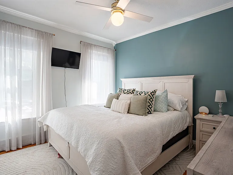 1 Bartlett St #2 — Photo 8