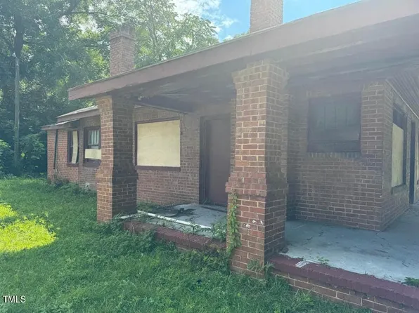 1001 Ellis St, Fayetteville, NC 28305