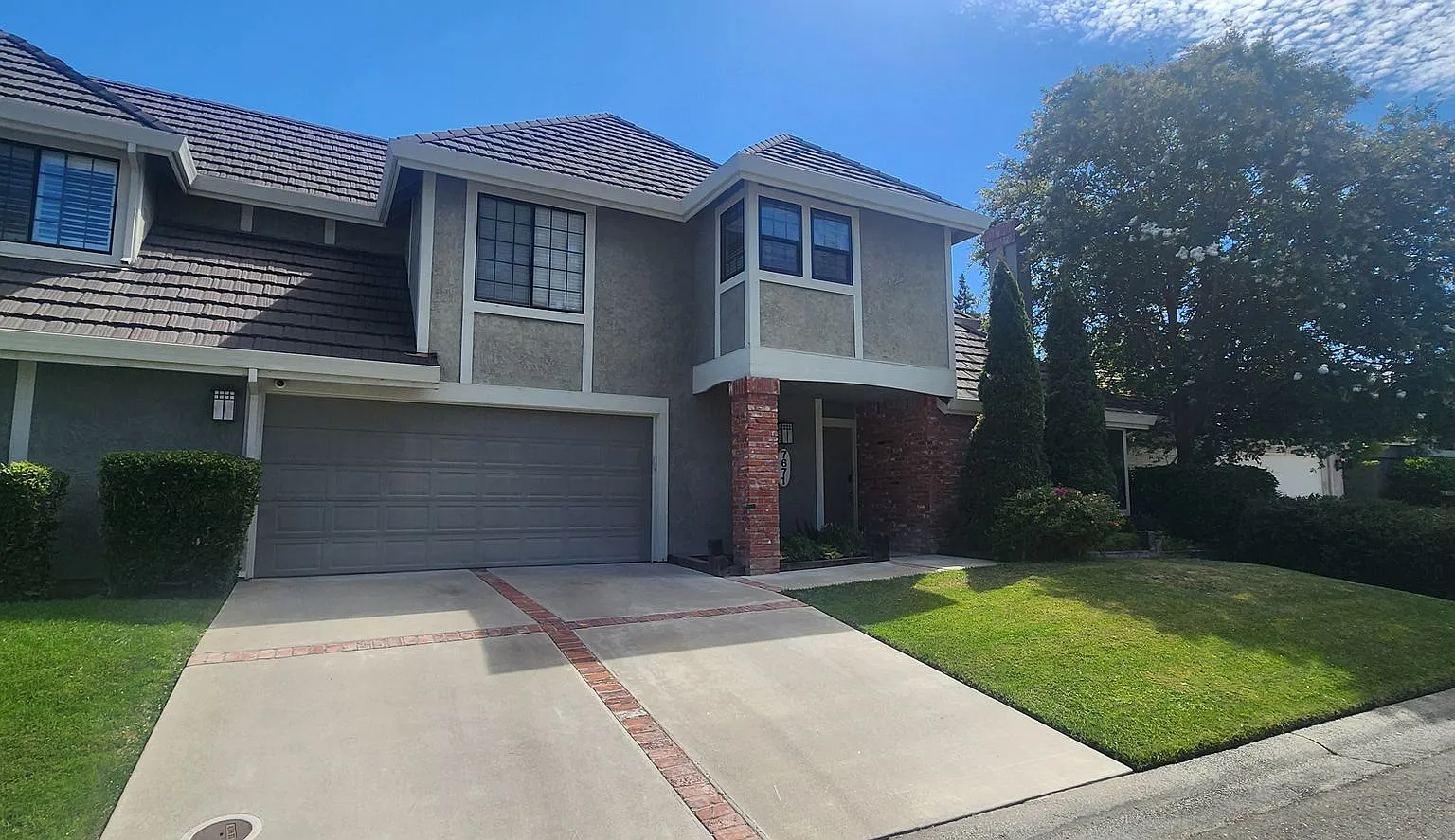 Beautiful 3 Bedroom Home in Desirable Riverlake Community. — Photo 1