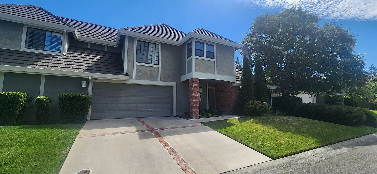 7671 E Bay Ln photo 1