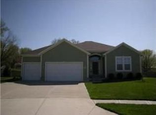 12494 S Sagebrush Dr, Olathe, KS 66061