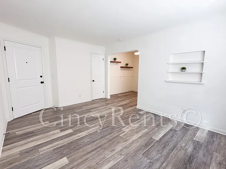 2782 Observatory Ave #7 — Photo 3