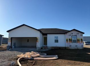 111 Maverick Dr, Mount Vernon, MO 65712