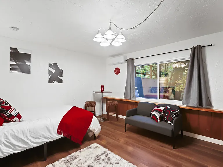 1104 SW Gaines St #E — Photo 11