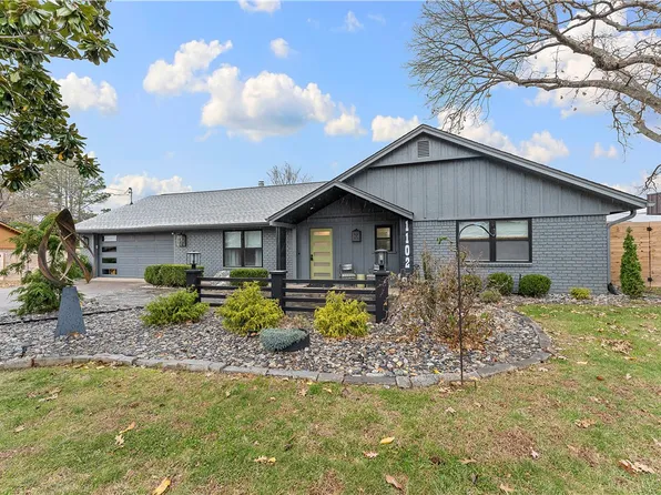 1102 NW 11th St, Bentonville, AR 72712