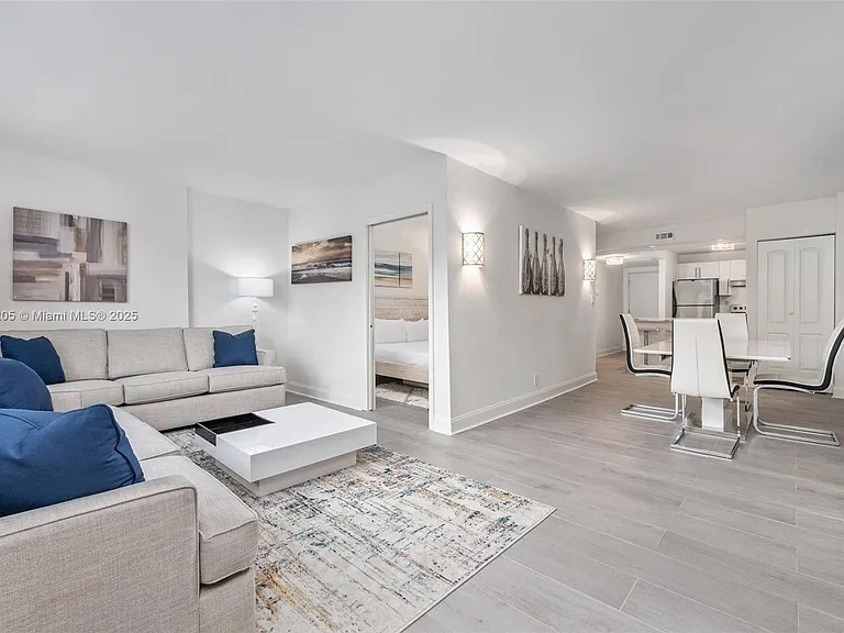 2301 Collins Ave #328 — Photo 5