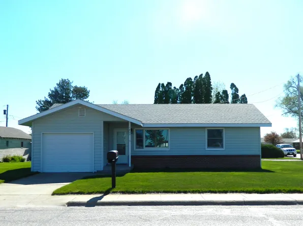 1402 O St, Cozad, NE 69130