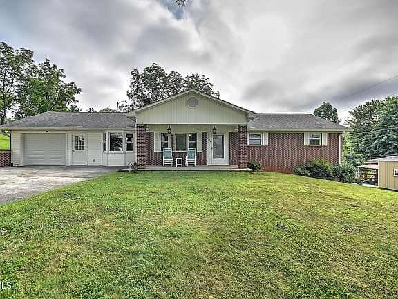 3rd image of 204 Cowan Dr