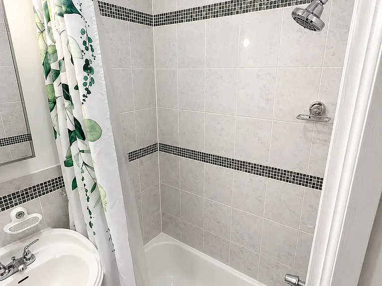 992 Hart St #2 — Photo 10