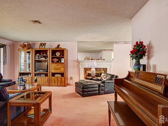 5th image of 66B Essex Rd