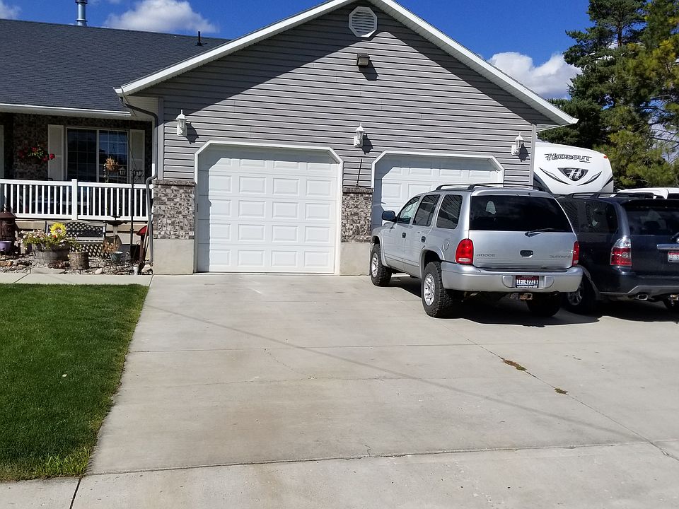 2nd image of 690 S 1 E