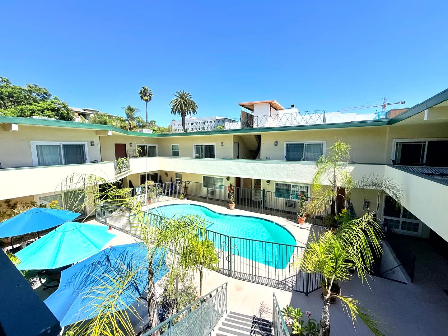 8130 Norton Ave, West Hollywood — Photo 3