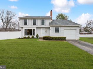 5 N Lamp Post Ln, Somerdale, NJ 08083