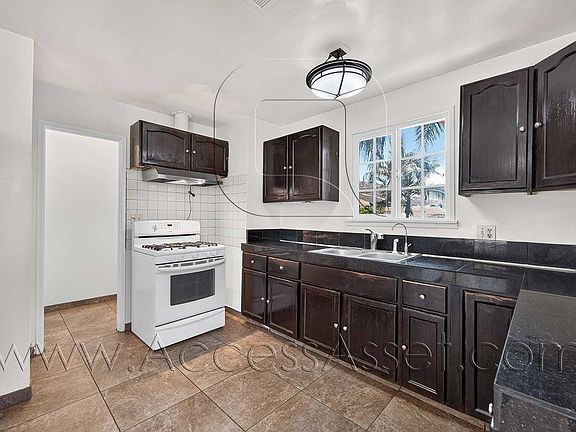 2nd image of 3301 Muriel Dr