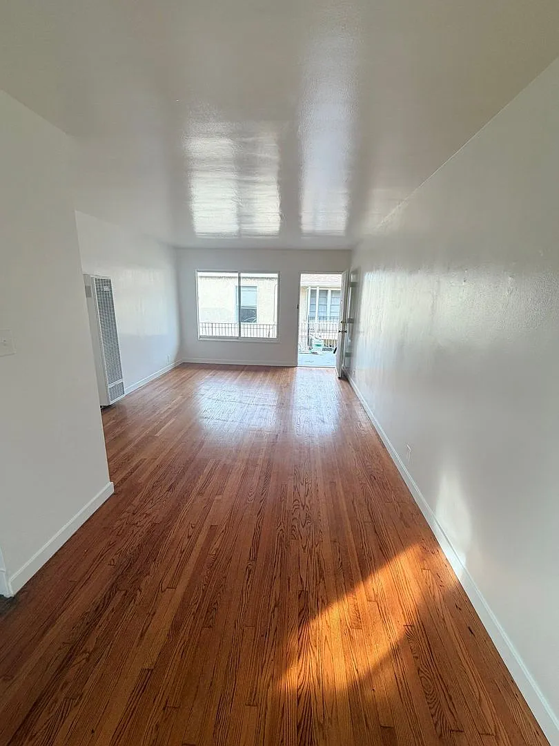 1917 Pine Ave. # 1-9 — Photo 3