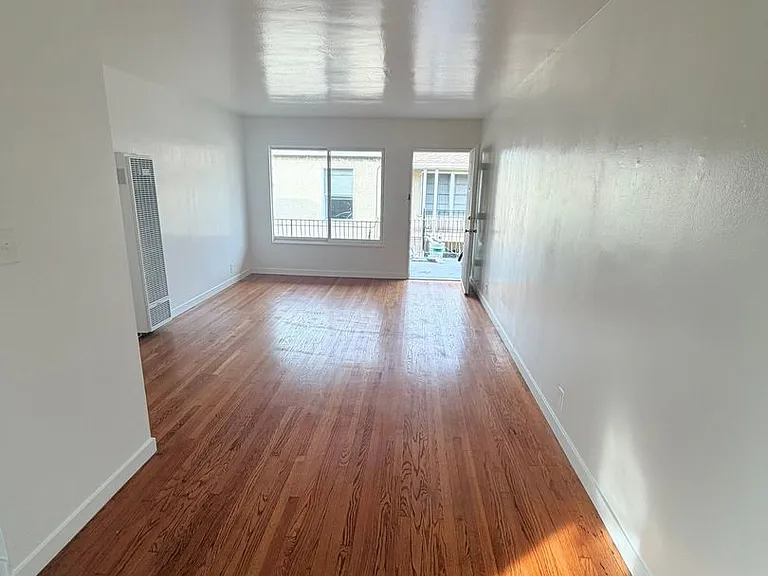 1917 Pine Ave #1-9 — Photo 3