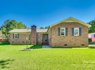 1725 Deer Run Rd, Catawba, SC 29704