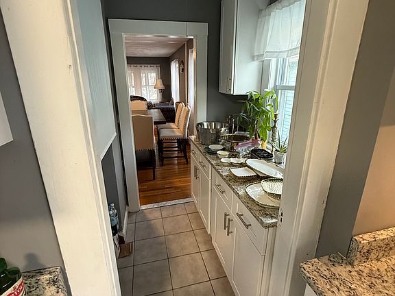 5th image of 223-225 Arsenal St #1