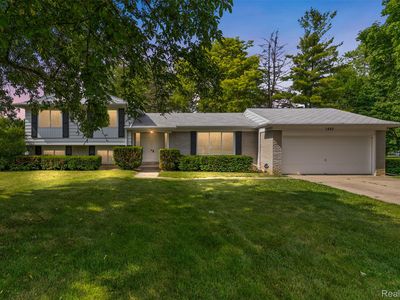1483 Huntley Dr, Grand Blanc, MI, 48439