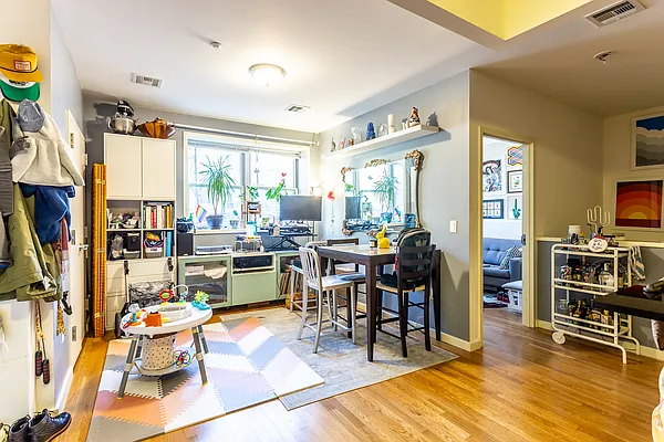 Rented by Compass | media 21