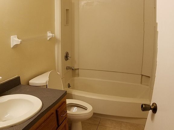 5th image of 5871 NE 35th St #1