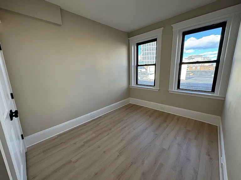 Waldorf Lofts — Photo 40