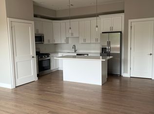 418 Oak St #201, Copiague, NY 11726