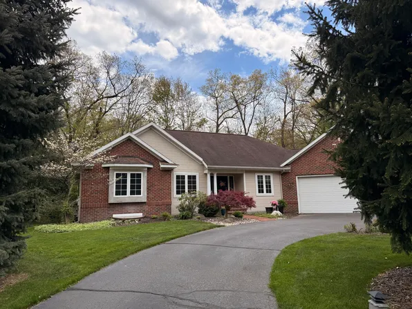 2084 Timberview Dr NE, Grand Rapids, MI 49525