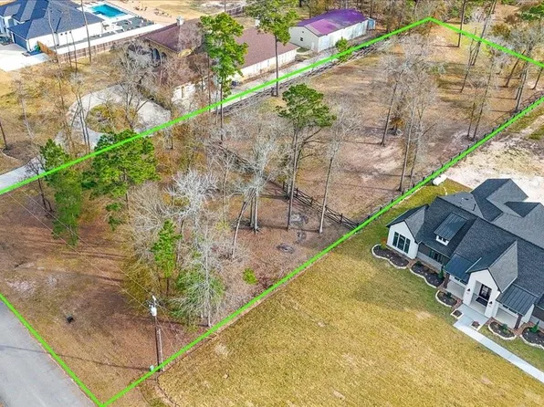 19474 Nasas Dr, Porter, TX 77365