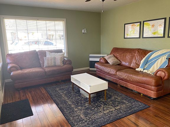 3rd image of 412 Shasta Ave