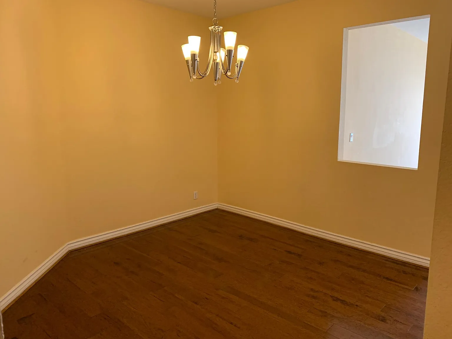 2 bed, 1213 sqft, $3,600 — Photo 2