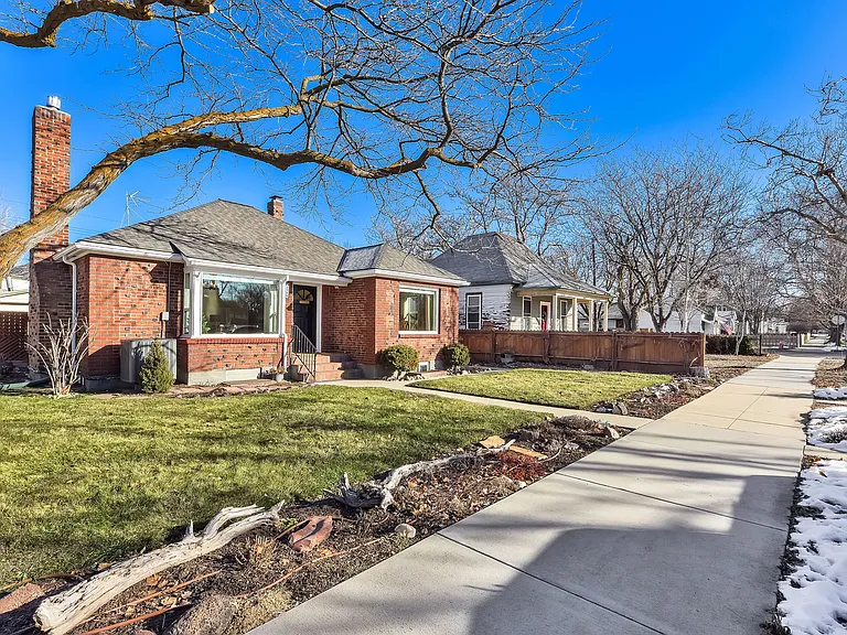 2306 W Madison Ave — Photo 50