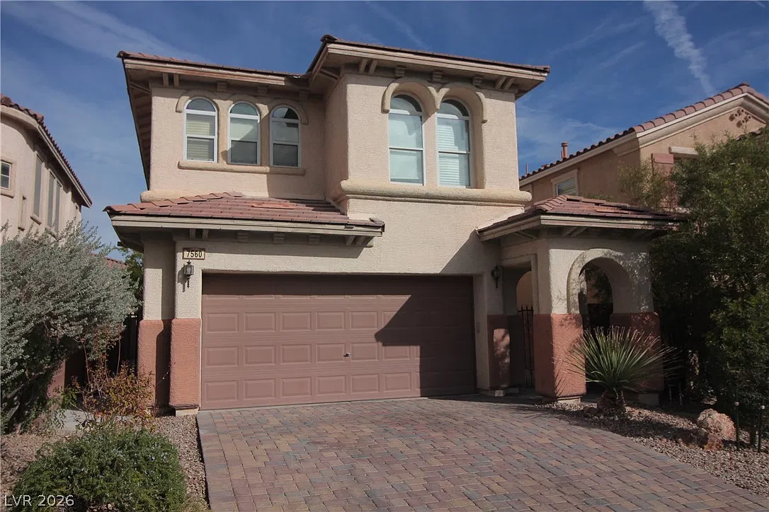 3 bed, 2.5 bath, 1774 sqft, $2,275 — Photo 2