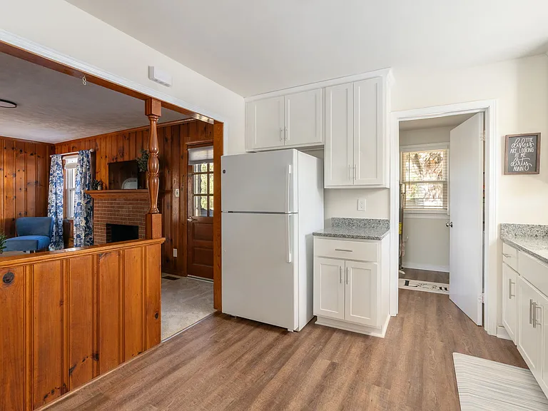 8702 Claymont Dr — Photo 37