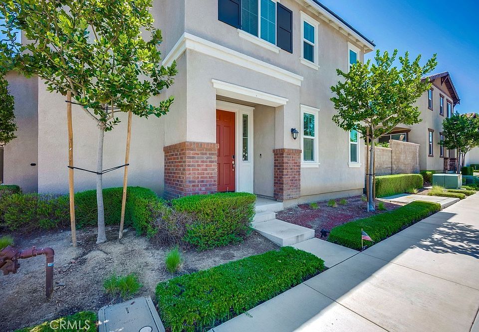 1st image of 24229 Hazelnut Ave