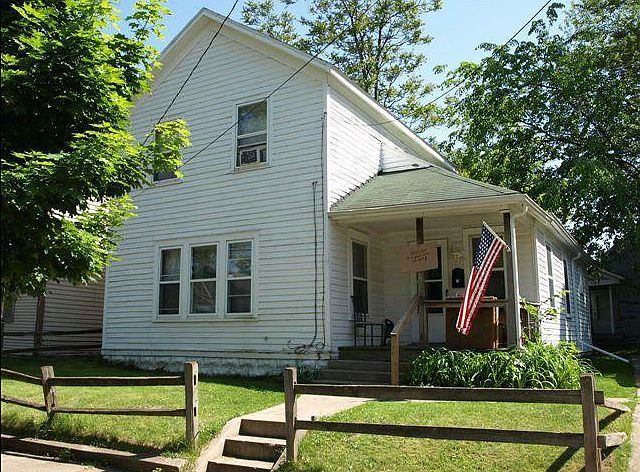 1st image of 106 Caledonia St NE