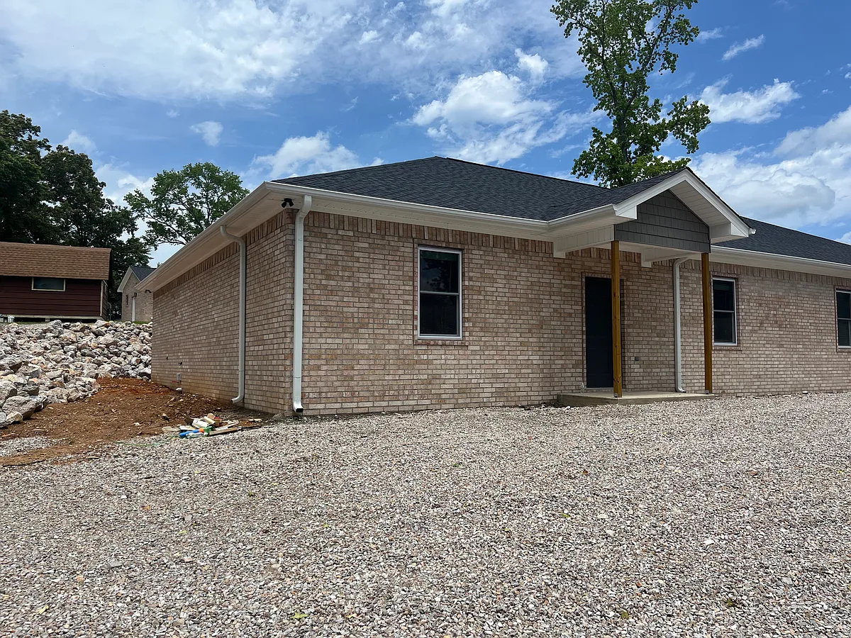 Building Photo - 126 Arkridge Rd