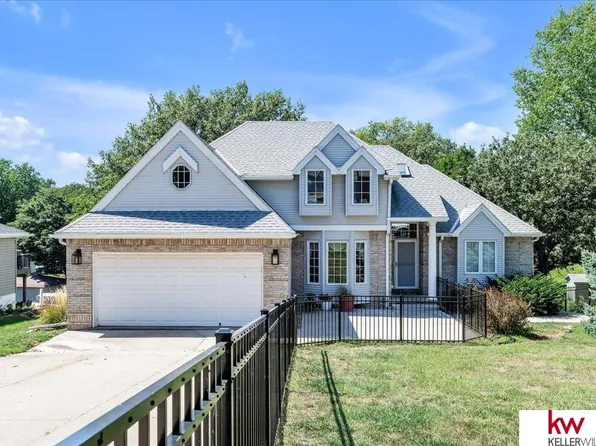 1566 Trumball Ter, Plattsmouth, NE 68048