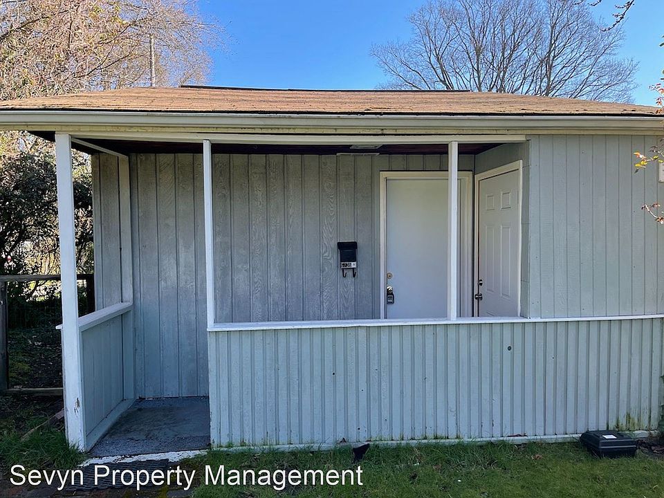 1st image of 6736 20th Ave NE #B