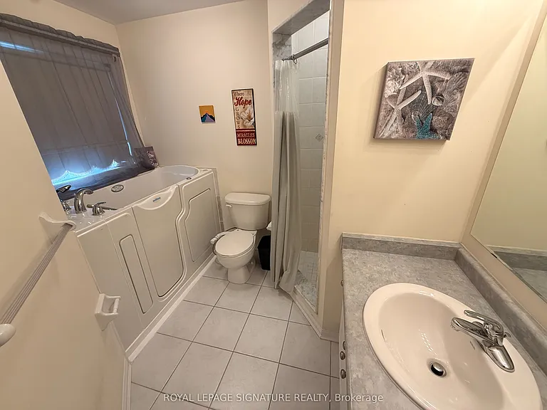 211 Chilcott Cres #MAIN 2ND FLOOR — Photo 17